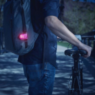 Opaska odblaskowa klips LED czerwona na magnes TagLit